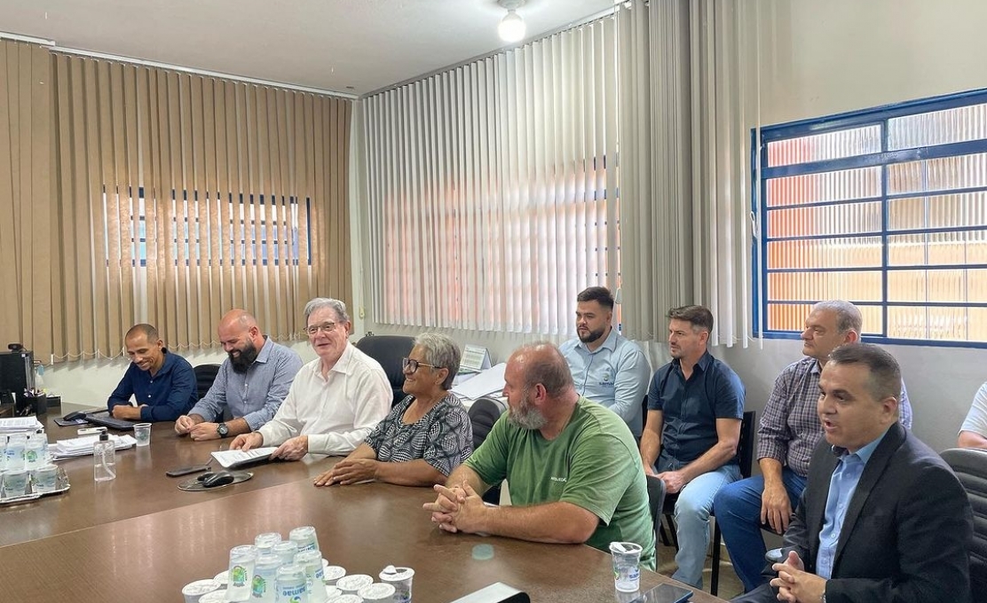  A Prefeitura de Ibiporã firma compromissos cruciais para o desenvolvimento local com assinatura de três ordens de serviço