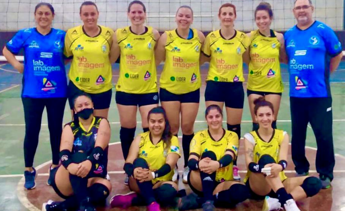 Invicto, time feminino de vôlei de Ibiporã vence duelos dos Jogos Abertos do Paraná e antecipa título 