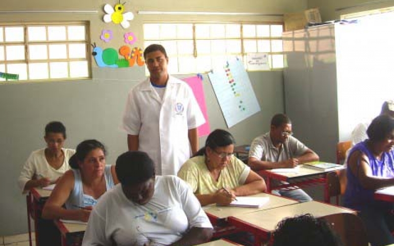 Turmas do Paraná Alfabetizado são exemplo para os jovens