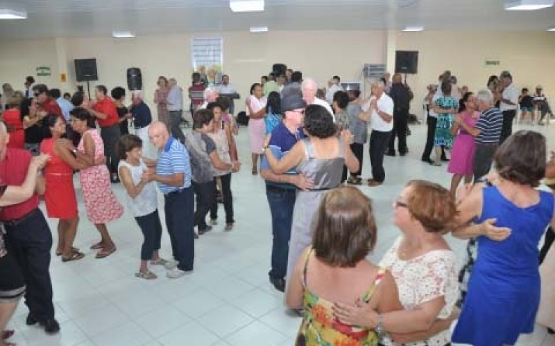 CCI de Ibiporã promove baile de Carnaval nesta sexta-feira (13)