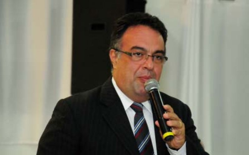 André Vargas anuncia liberação de recurso  para construção de UBSs