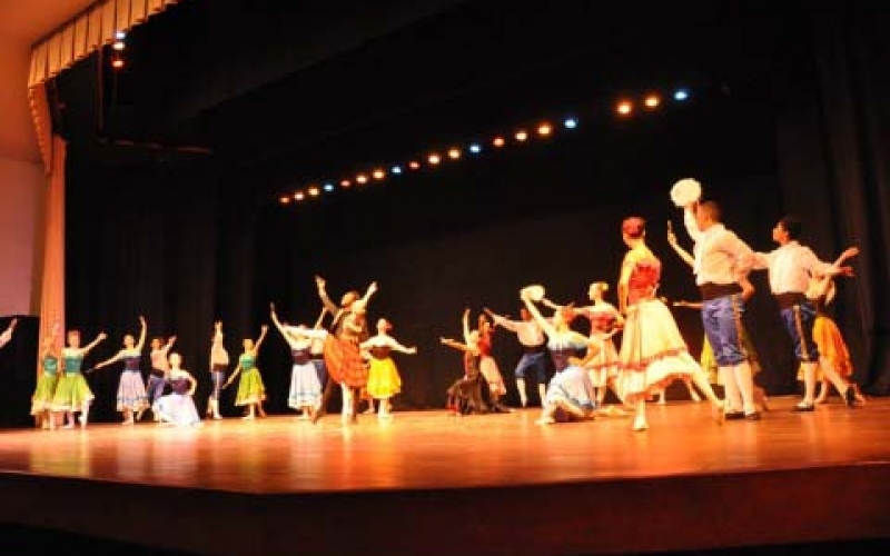 Escola de Dança de Ibiporã se apresentará pelo Circuito Cultural Sesi Regional