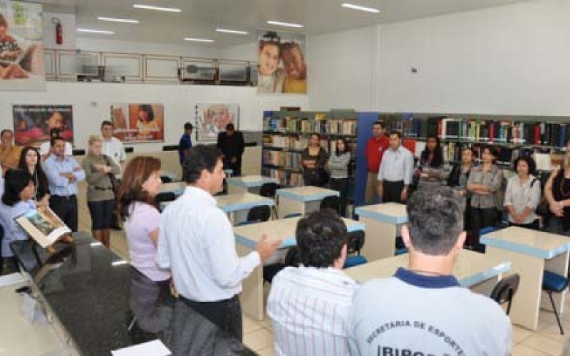 Reaberta a Biblioteca Municipal de Ibiporã