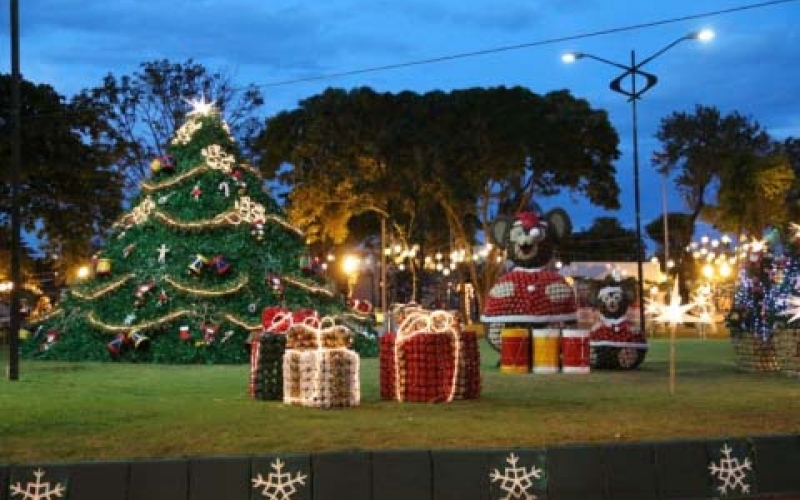 Decoração natalina encanta Ibiporã e moradores de outras cidades