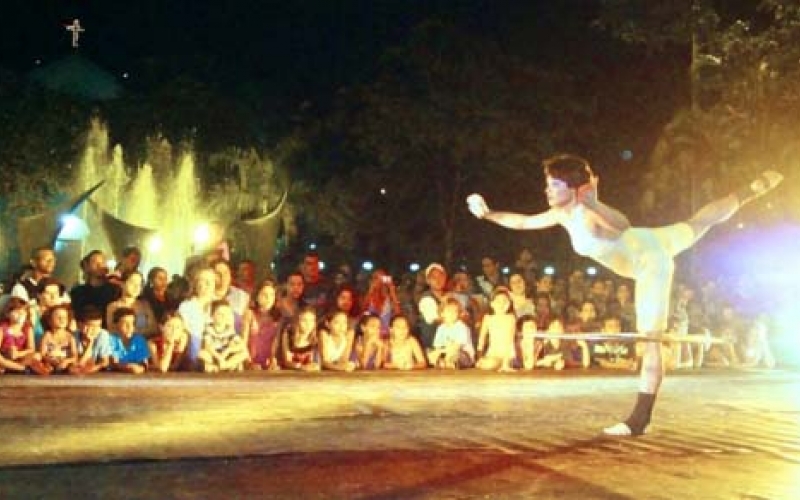 Trupe Tangará encantou o público no Dia do Circo