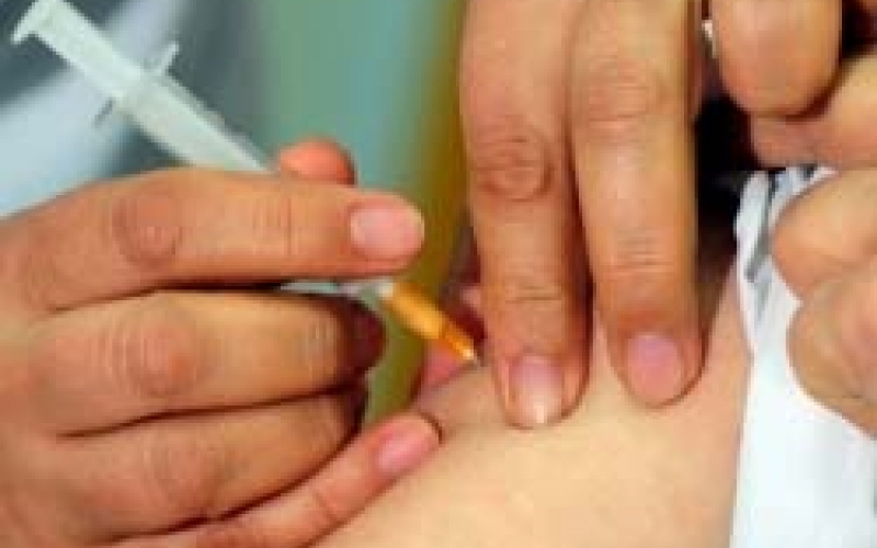 Homens e mulheres de até 49 anos devem se vacinar contra a hepatite B