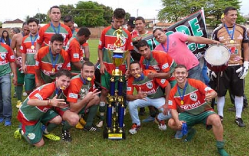 VILA VERDE / MÓVEIS BELAS ARTES é campeã do Campeonato de Futebol Amador