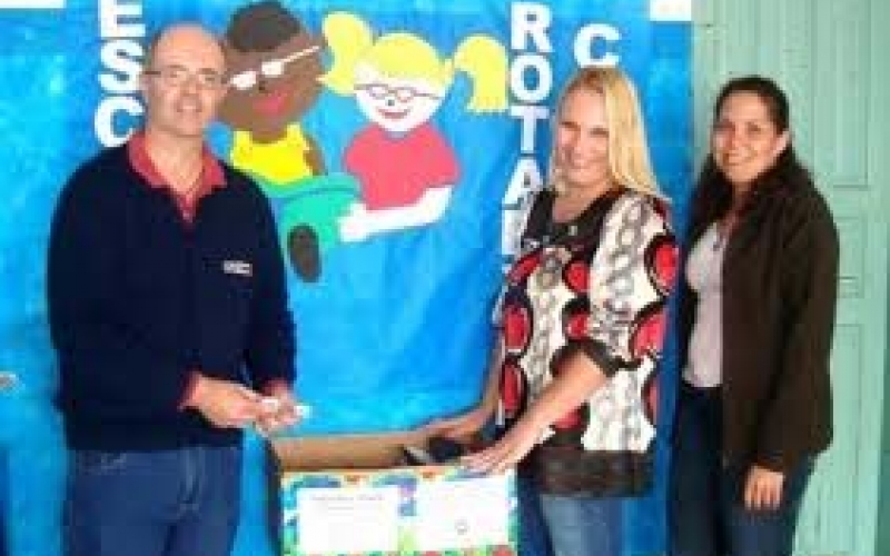 Escola Rotary Club e Agência Correios somam esforços