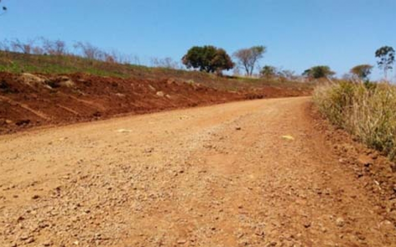 Prefeitura finaliza manutenção de estradas rurais em Ibiporã