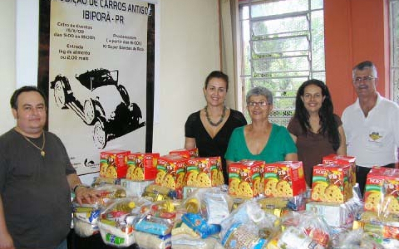 Fundação Cultural faz doação de alimentos às Vicentinas