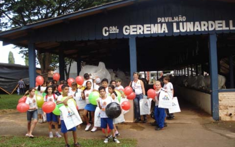 Alunos da Escola Aldivina visitam a Expo Londrina