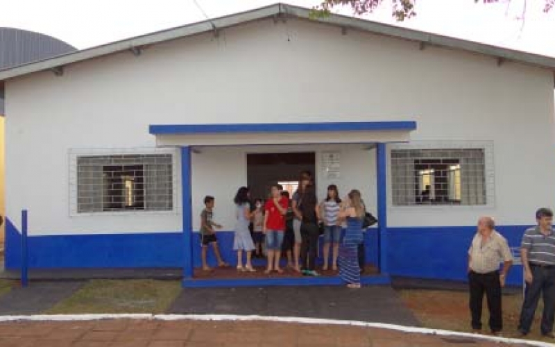 Comunidade e Administração Municipal comemoram juntas reinauguração do centro comunitário do Serraia