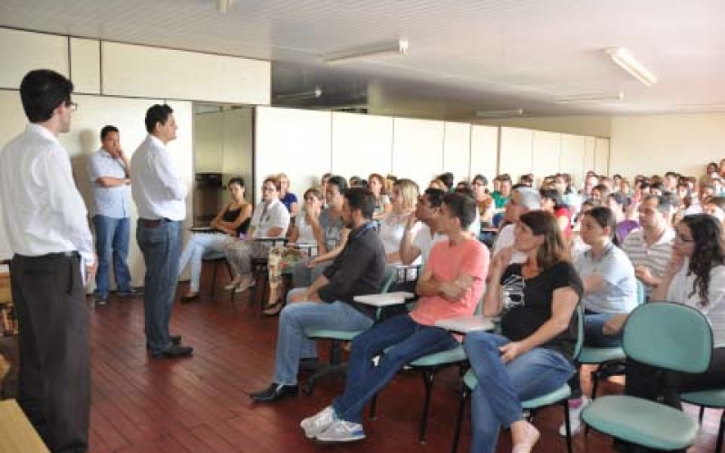 José Maria reúne-se com servidores municipais