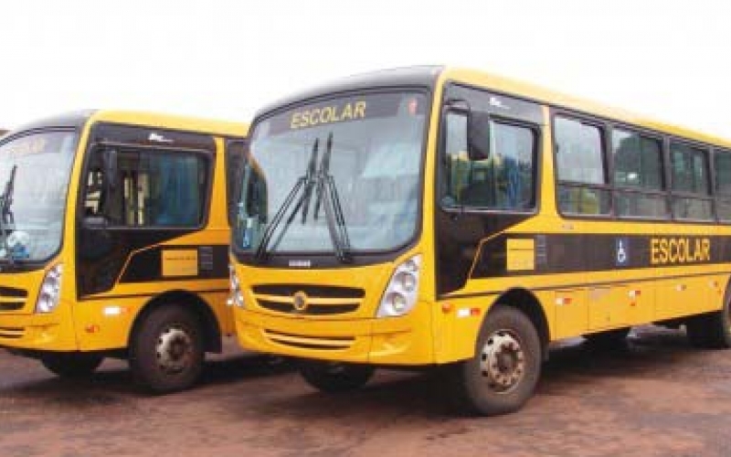 Prefeitura adquire mais dois ônibus escolares