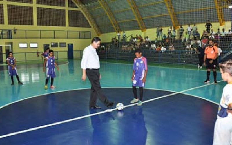 Administração Municipal entrega espaços esportivos no Jardim Pérola