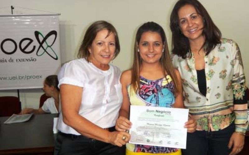 Terceira turma de Ibiporã do Programa Bom Negócio Paraná recebe certificados