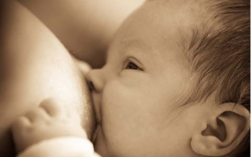 Secretaria de Saúde realiza conscientização sobre aleitamento materno