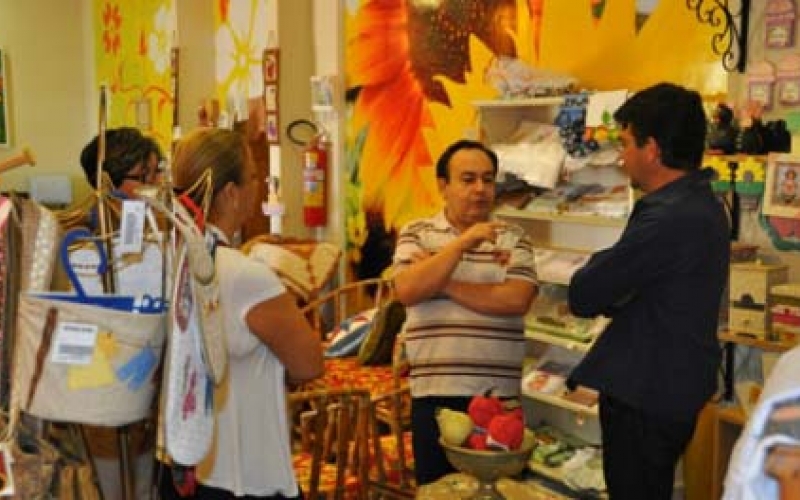 Visita de artesãs e representantes da Secretaria de Cultura de Arapongas