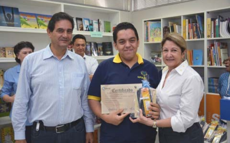 Aluno de Ibiporã vence concurso estadual da Indústria do Conhecimento