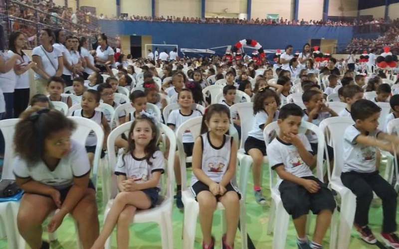 Ibiporã forma 600 alunos do Pré II, da Rede Municipal de Ensino