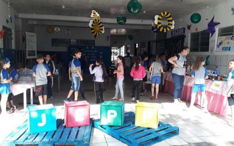 Escolas realizam feiras pedagógicas do programa Jovens Empreendedores Primeiros Passos (JEPP)