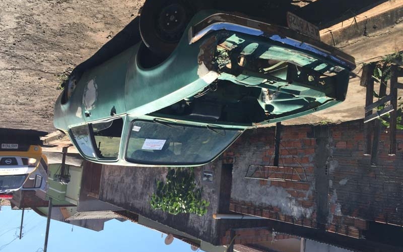 Prefeitura notifica proprietários de veículos abandonados